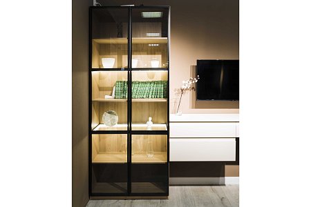 Заказать кухню Стеклянная витрина в Ялуторовска